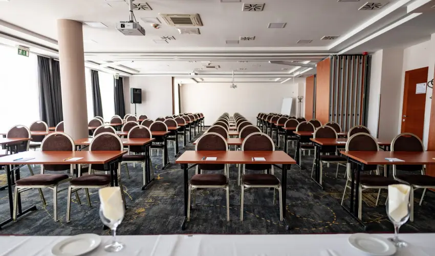 Airport Hotel Budapest Vecss - Oktber 23. - teljes elrefizetssel (min. 3 j)