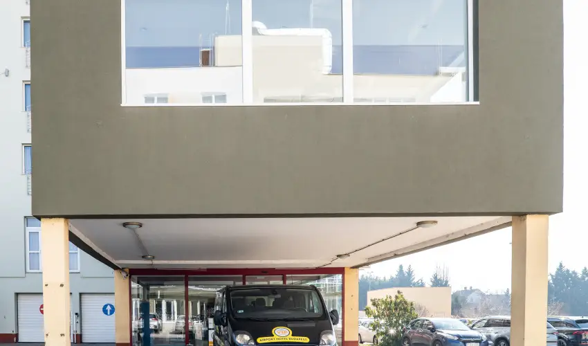 Airport Hotel Budapest Vecss - Oktber 23. - teljes elrefizetssel (min. 3 j)