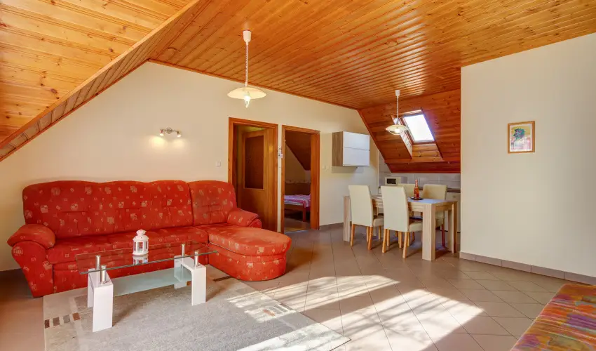 Andrea Villa Hvz - Oktber 23. (min. 2 j)