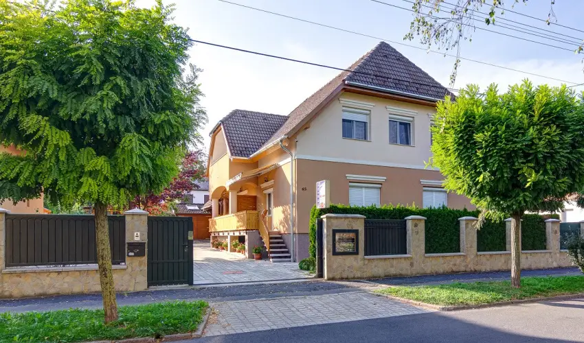 Andrea Villa Hvz - Oktber 23. (min. 2 j)