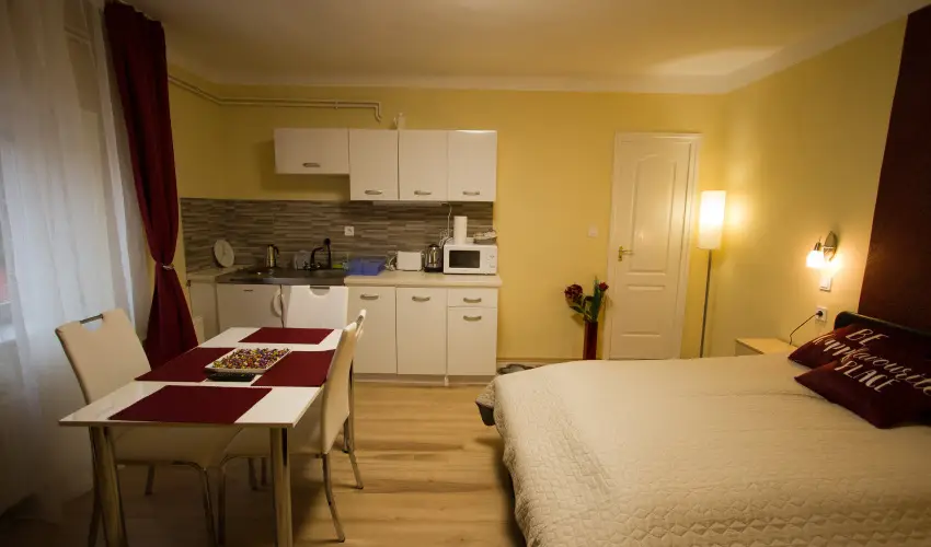 Angyal Apartman Cserkeszl - Oktber 23. (min. 3 j)