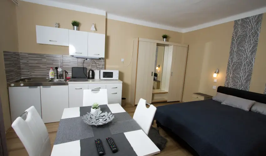 Angyal Apartman Cserkeszl - Oktber 23. (min. 3 j)
