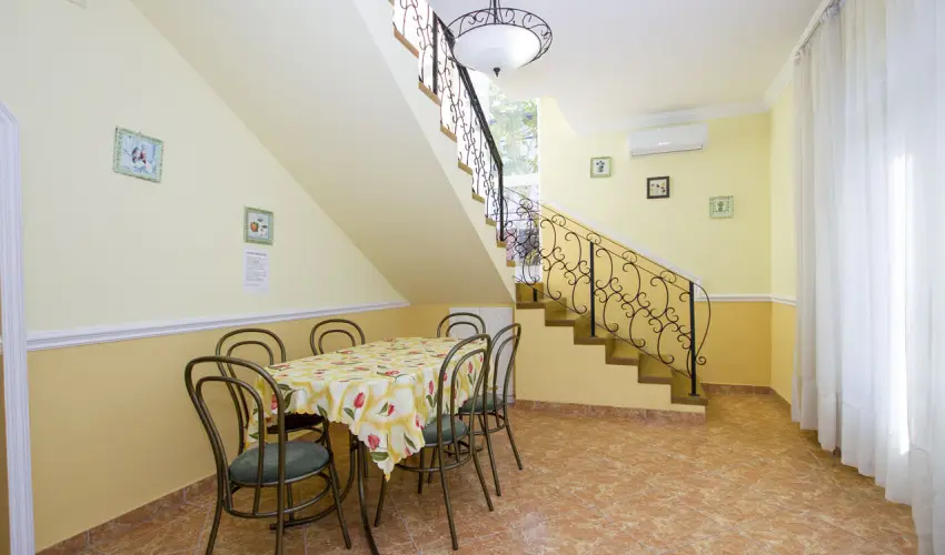 Anna Vendghz Hajdszoboszl - Oktber 23. (min. 2 j)