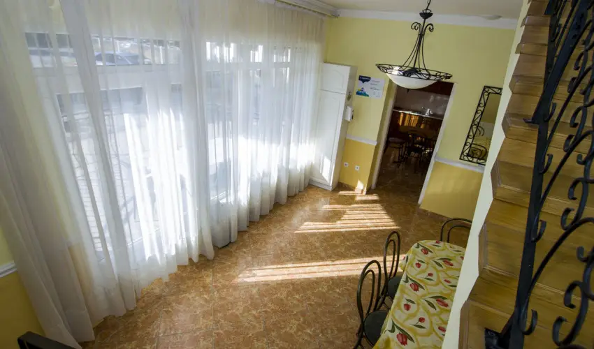 Anna Vendghz Hajdszoboszl - Oktber 23. (min. 2 j)