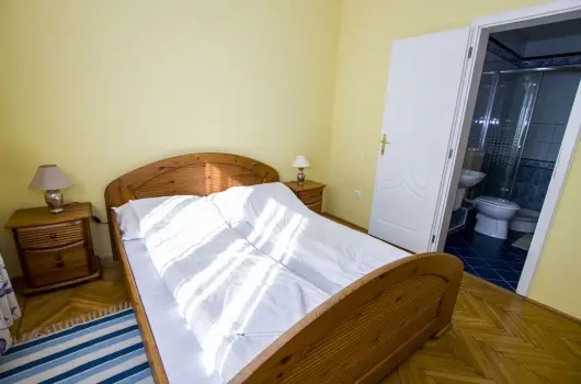 Anna Vendghz - Oktber 23. (min. 2 j)