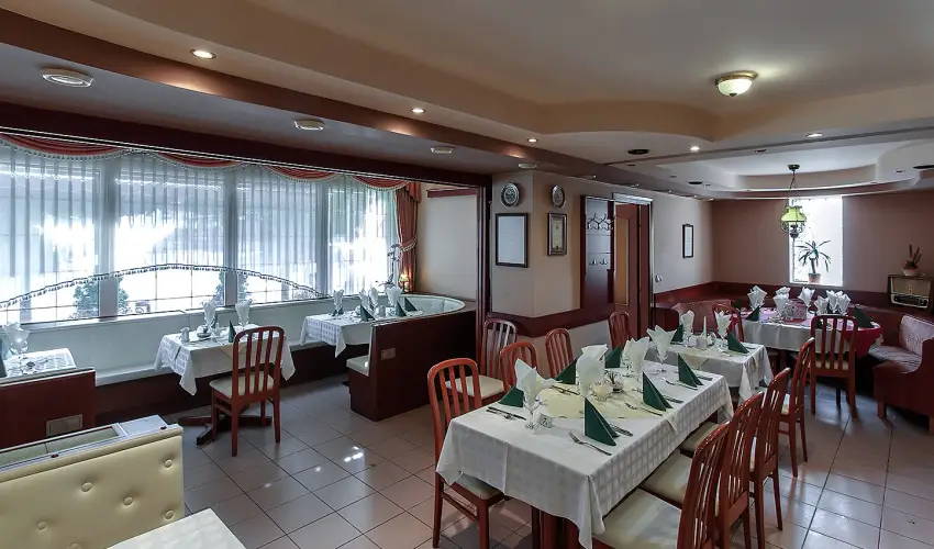 Aranypatk� Panzi� Gy�r�jbar�t - Okt�ber 23.