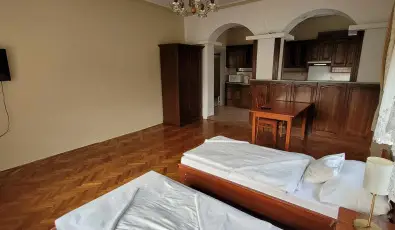 Aranypatk� Panzi� Gy�r�jbar�t