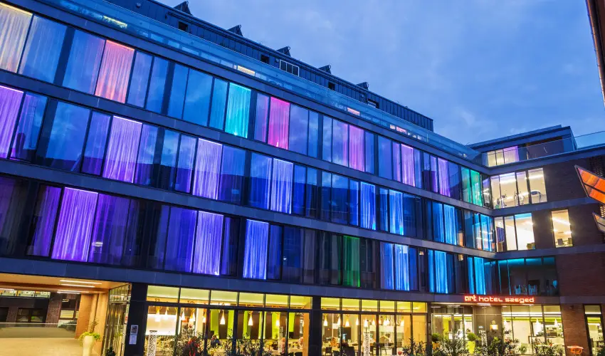 Art Hotel Szeged Szeged - Oktber 23. - specilis elrefizetssel