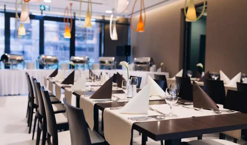 Art Hotel Szeged Szeged - Oktber 23. - specilis elrefizetssel