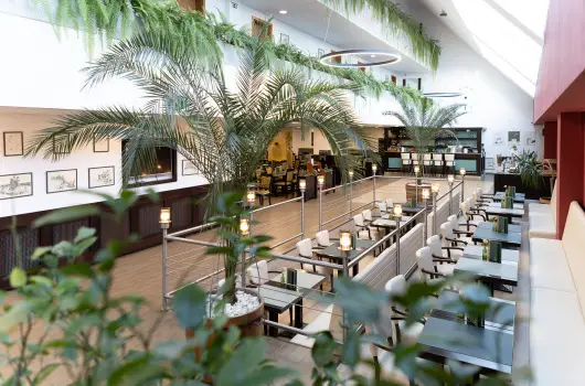 Art Hotel - Okt�ber 23. (min. 2 �j)