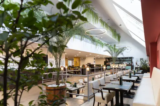 Art Hotel - Okt�ber 23. (min. 2 �j)