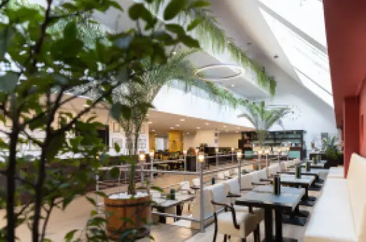 Art Hotel - Okt�ber 23. (min. 2 �j)