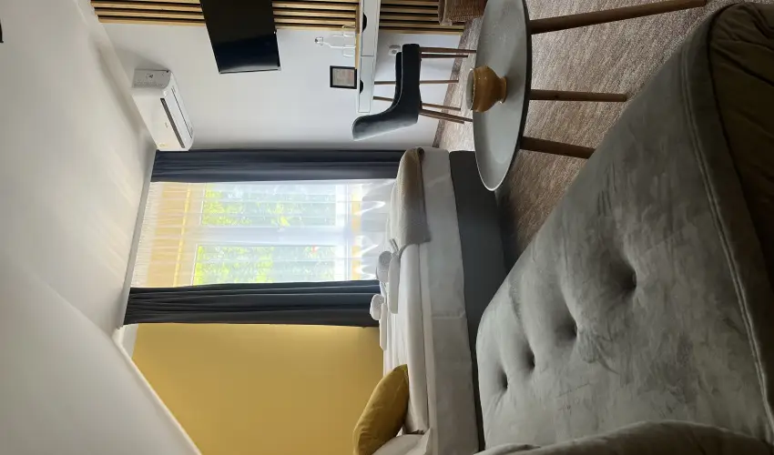 Aventurin House Rvflp - Oktber 23. (min. 2 j)