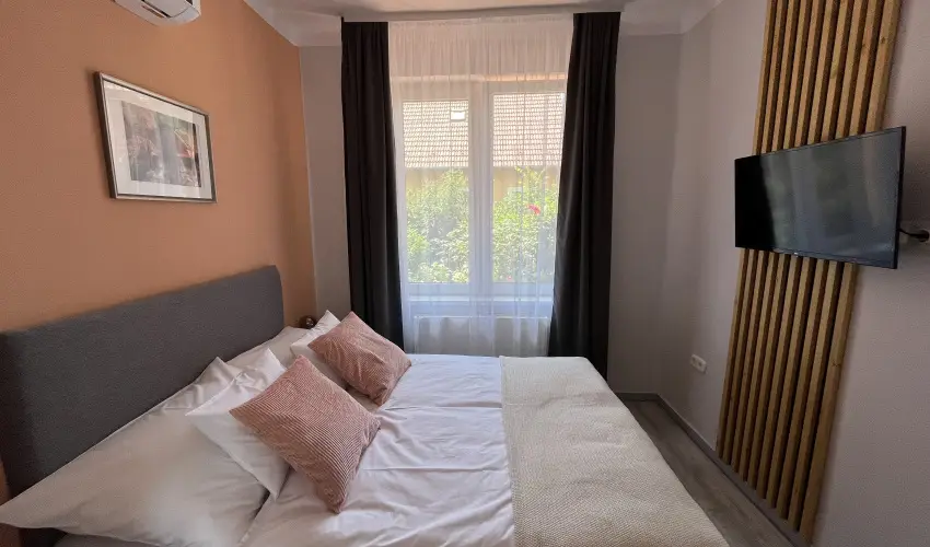 Aventurin House Rvflp - Oktber 23. (min. 2 j)