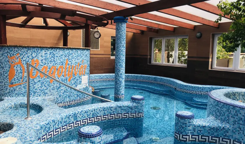 Bagolyvr Inrcs Inrcs - Oktber 23. 