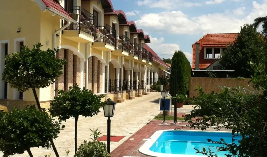 Bajor Panzi Aparthotel Bk, Bkfrd - Oktber 23.