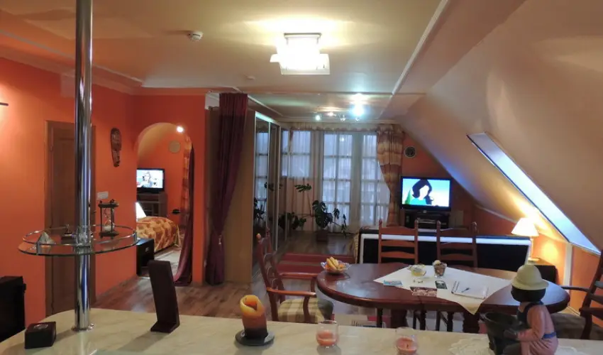 Bajor Panzi Aparthotel Bk, Bkfrd - Oktber 23.