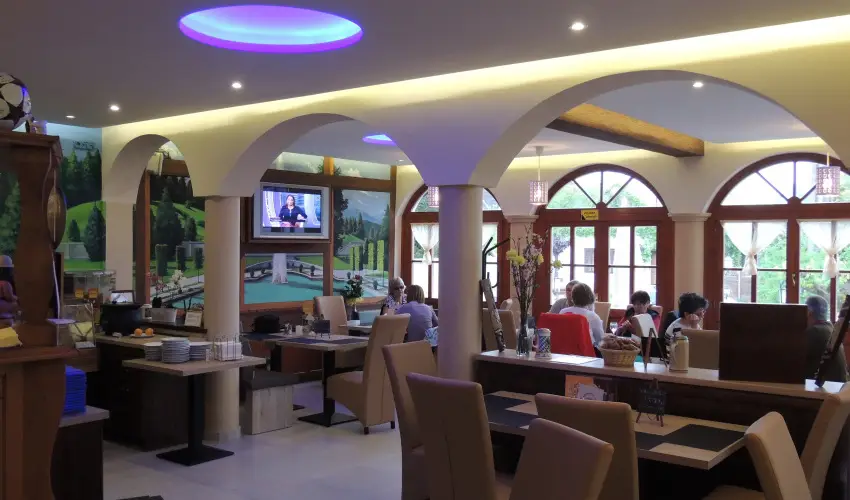 Bajor Panzi Aparthotel Bk, Bkfrd - Oktber 23.