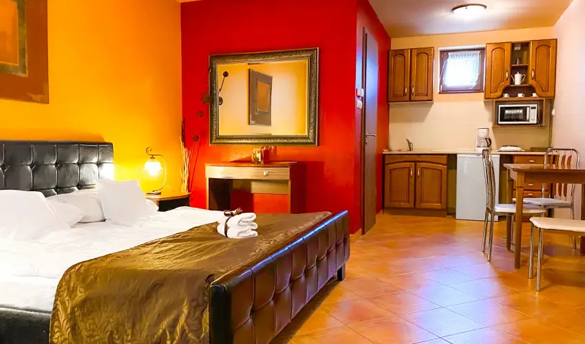 Bajor Panzi Aparthotel Bk, Bkfrd - Oktber 23.