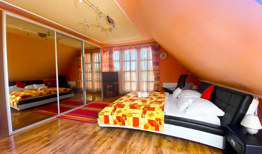 Bajor Panzi Aparthotel Bk, Bkfrd - Oktber 23.