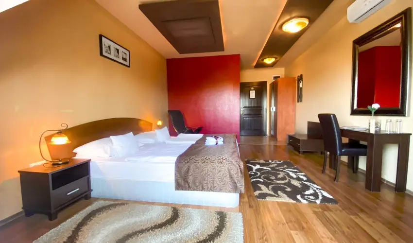 Bajor Panzi Aparthotel Bk, Bkfrd - Oktber 23.