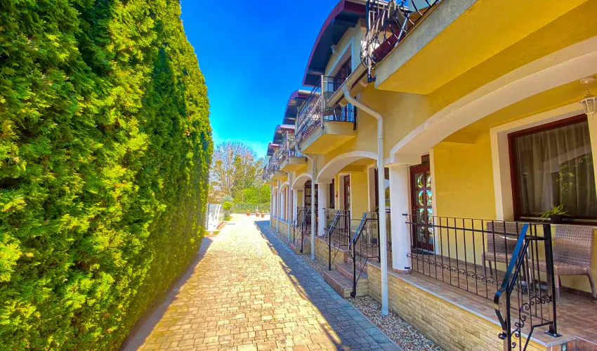 Bajor Panzi Aparthotel Bk, Bkfrd - Oktber 23.