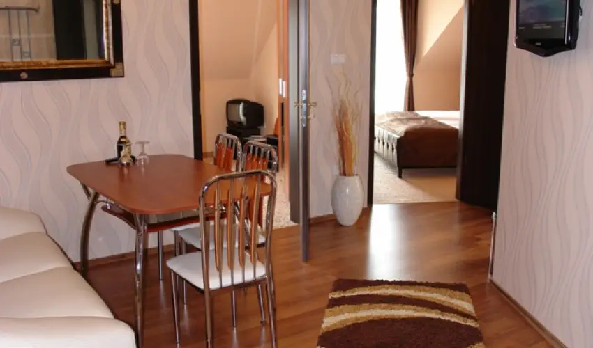 Bajor Panzi Aparthotel Bk, Bkfrd - Oktber 23.