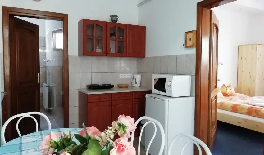 Balla Apartmanhz Sifok - Oktber 23. (min. 2 j)