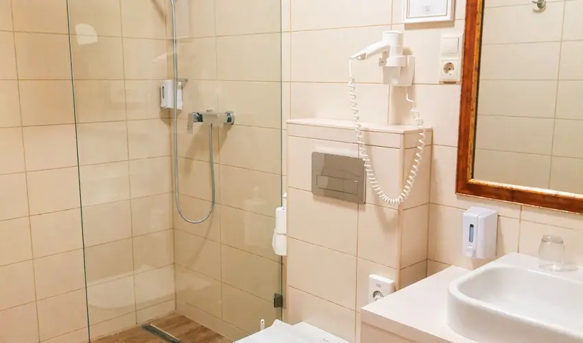 Batthy�ny Kast�lysz�ll� Zalacs�ny - Okt�ber 23. - teljes el�refizet�ssel