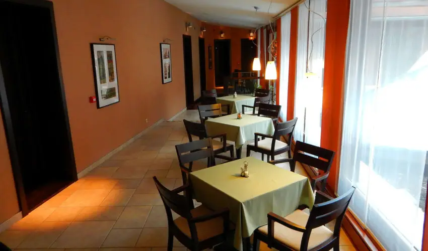 Bazilika alatti Panzi Esztergom - Oktber 23. 