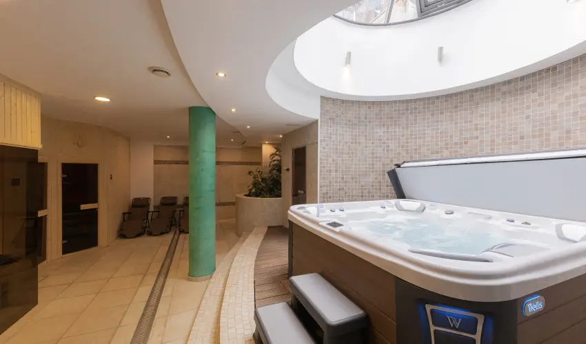 Bazilika alatti Panzi Esztergom - Oktber 23. 