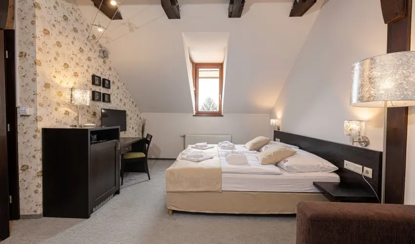 Bazilika alatti Panzi Esztergom - Oktber 23. 