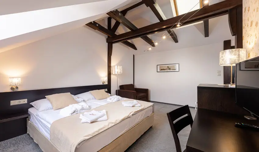 Bazilika alatti Panzi Esztergom - Oktber 23. 