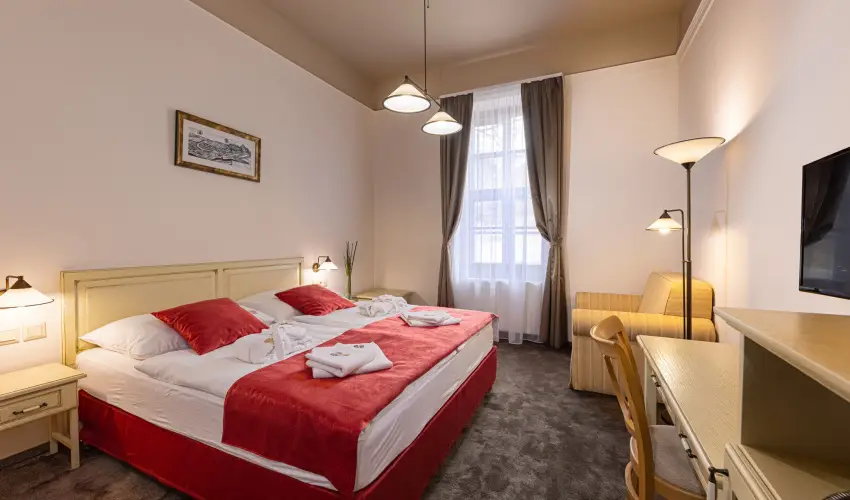 Bazilika alatti Panzi Esztergom - Oktber 23. 