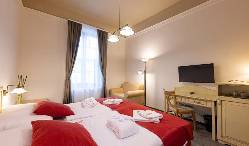 Bazilika alatti Panzi Esztergom - Oktber 23. 