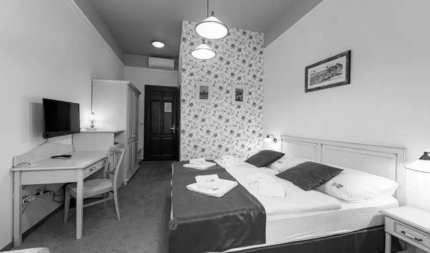 Bazilika alatti Panzi Esztergom - Oktber 23. 