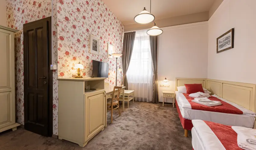 Bazilika alatti Panzi Esztergom - Oktber 23. 