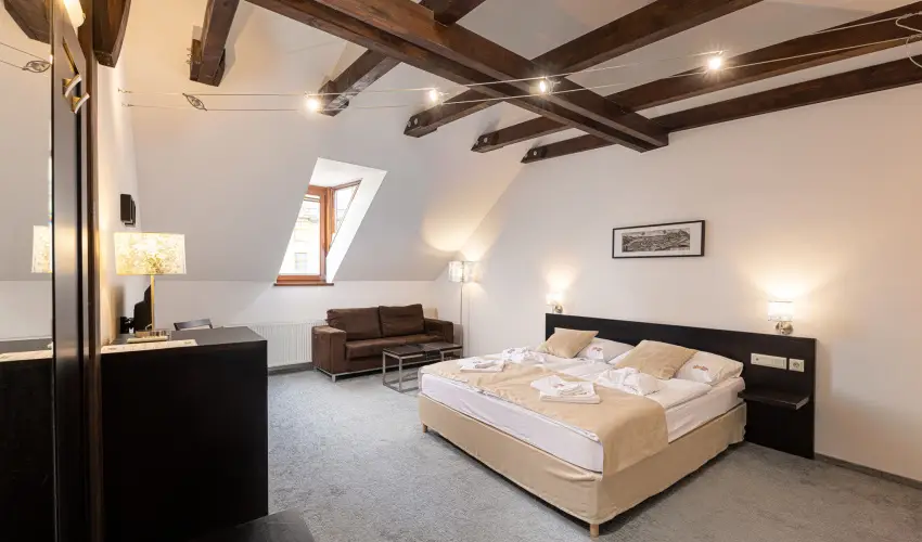 Bazilika alatti Panzi Esztergom - Oktber 23. 