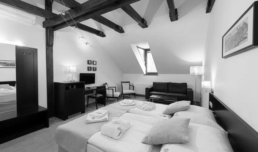 Bazilika alatti Panzi Esztergom - Oktber 23. 