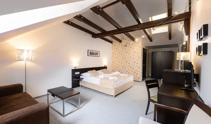 Bazilika alatti Panzi Esztergom - Oktber 23. 