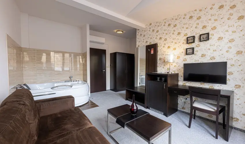 Bazilika alatti Panzi Esztergom - Oktber 23. 