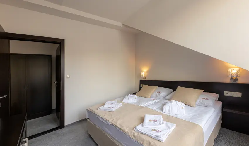 Bazilika alatti Panzi Esztergom - Oktber 23. 