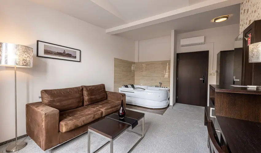 Bazilika alatti Panzi Esztergom - Oktber 23. 