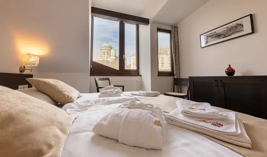 Bazilika alatti Panzi Esztergom - Oktber 23. 