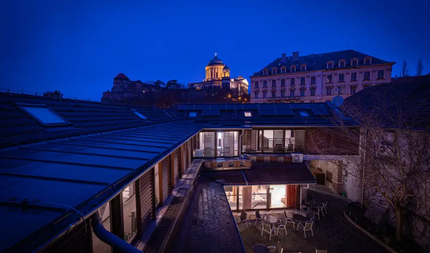 Bazilika alatti Panzi Esztergom - Oktber 23. 