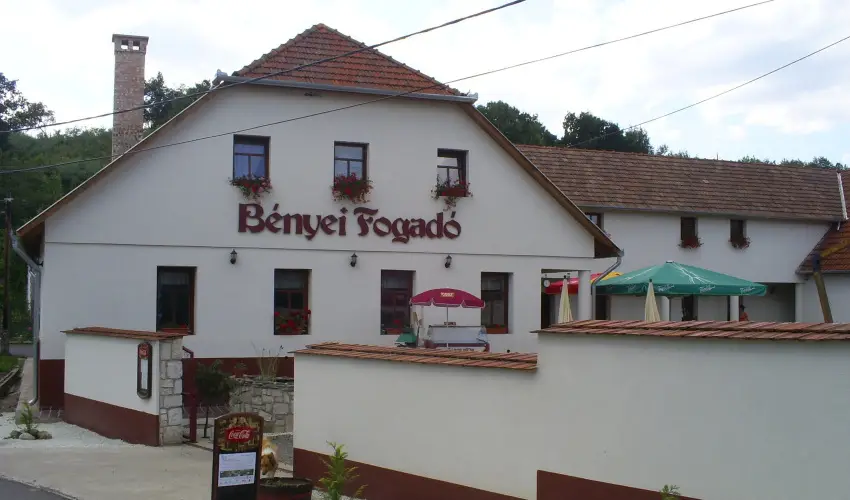 Bnyei Fogad s tterem Erdbnye - Oktber 23.