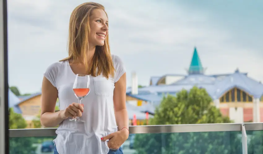 Berill Suites Srvr - Oktber 23. (min. 2 j)