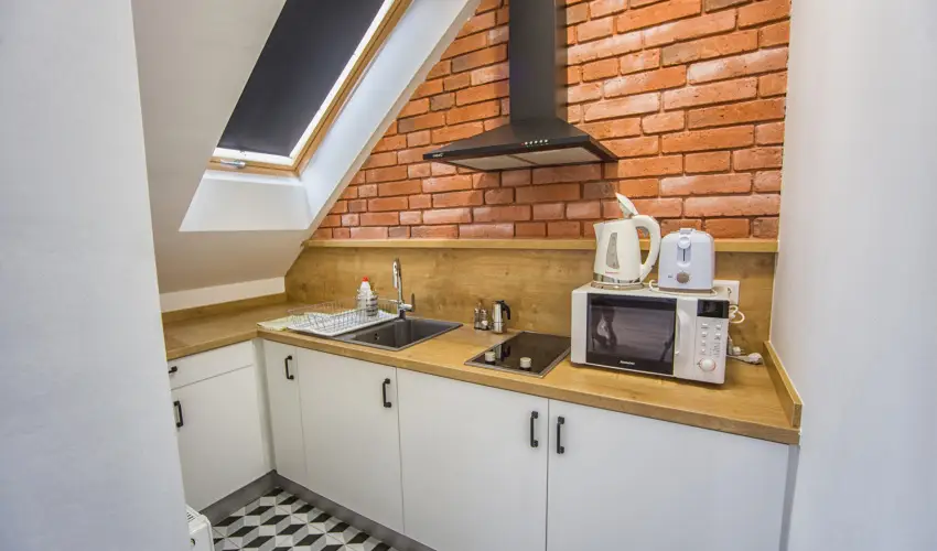 Berill Suites Srvr - Oktber 23. (min. 2 j)