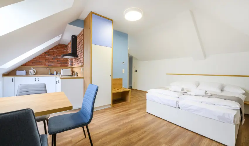 Berill Suites Srvr - Oktber 23. (min. 2 j)