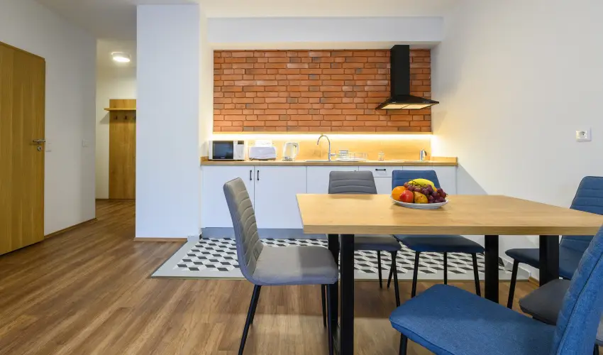 Berill Suites Srvr - Oktber 23. (min. 2 j)